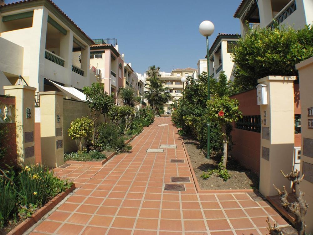 Apartamentos Nerja Medina Canovas Exteriör bild